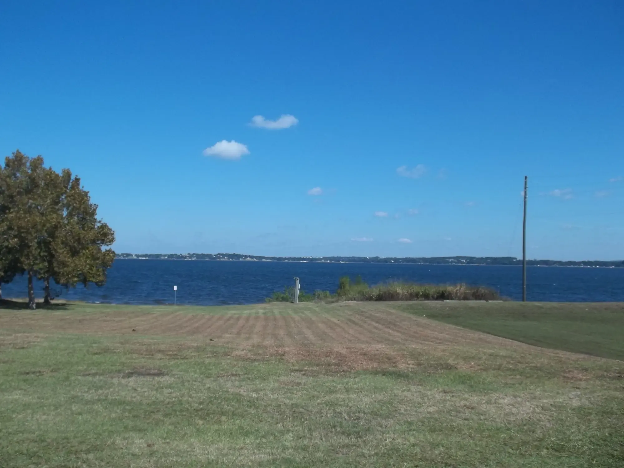 Lake Minneola visto da margem, em Clermont